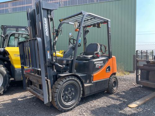 2016 Doosan G25E-5