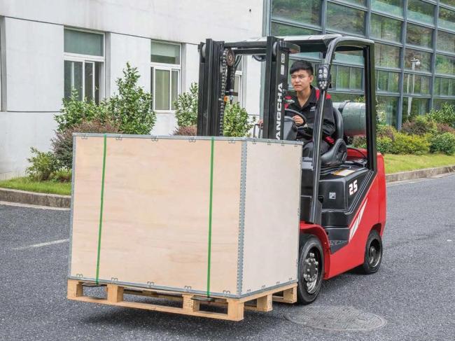 IC Cushion Forklift (3,000-6,500 LBS)