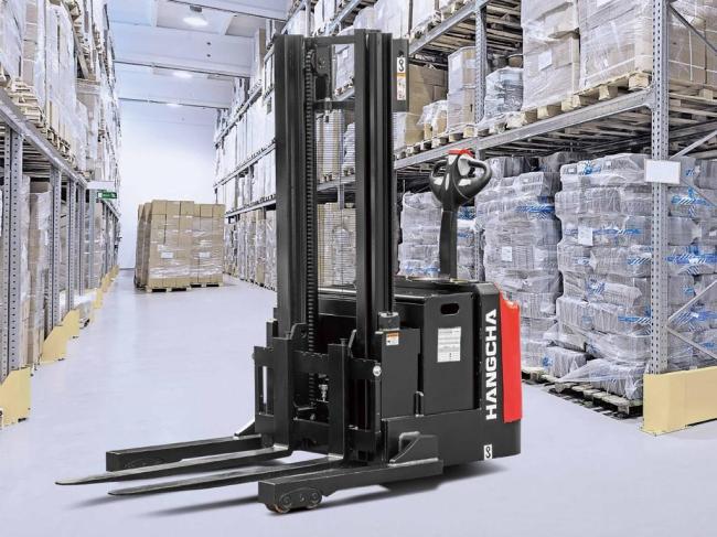 Walkie Straddle Stacker (2,500 LBS)