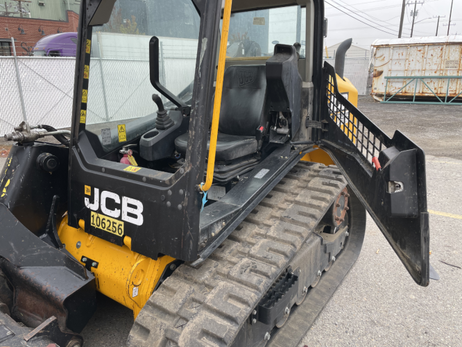 JCB 300T Compact Track Loader