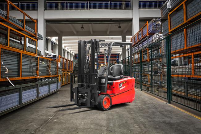 3-Wheel Electric Forklift (3,000-4,000 LBS)