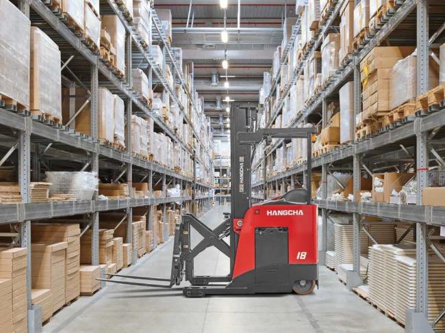 Electric Pantograph Reach Truck (3,000-4,500 LBS)