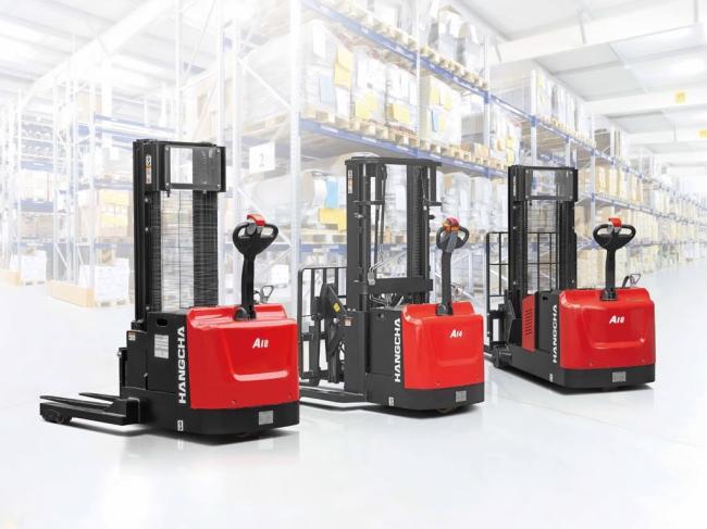 Walkie Straddle Stacker (2,500 LBS)