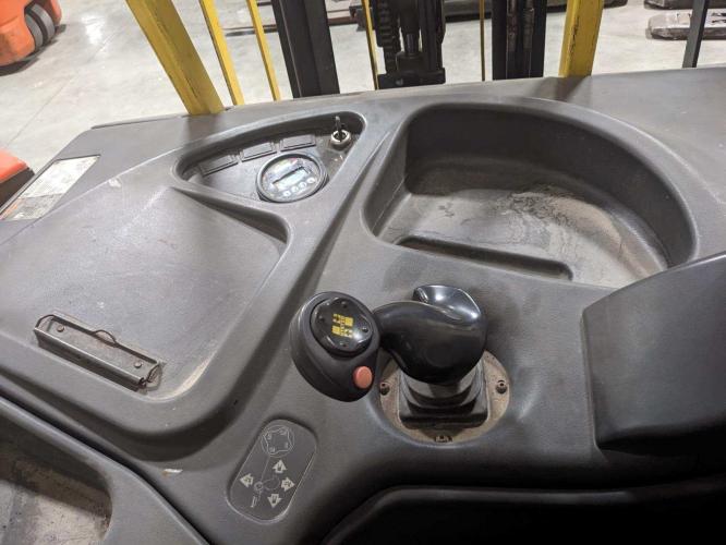 Hyster E40HSD Stand Up Dock Stocker