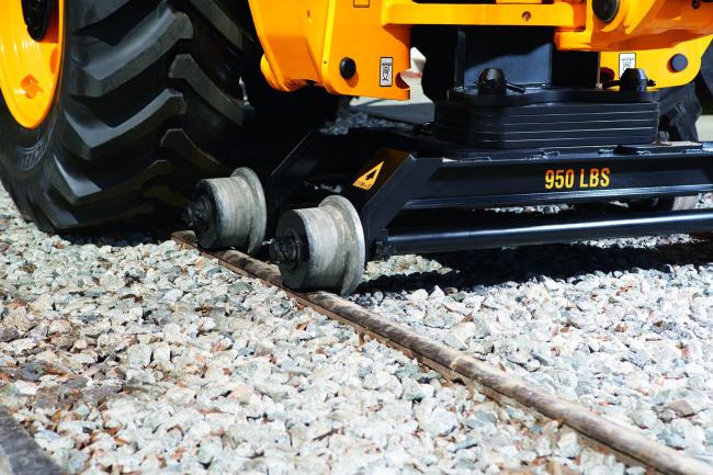 DYMAX RAIL SYSTEM FOR BACKHOE LOADER