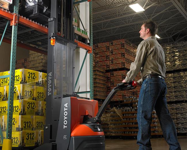 Walkie Stacker