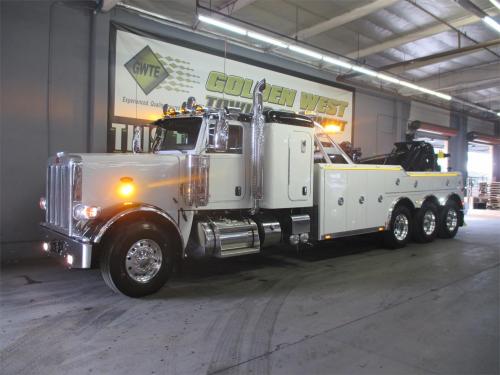 2020 PETERBILT 389