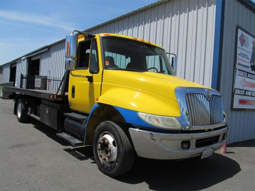 2003 INTERNATIONAL 4300
