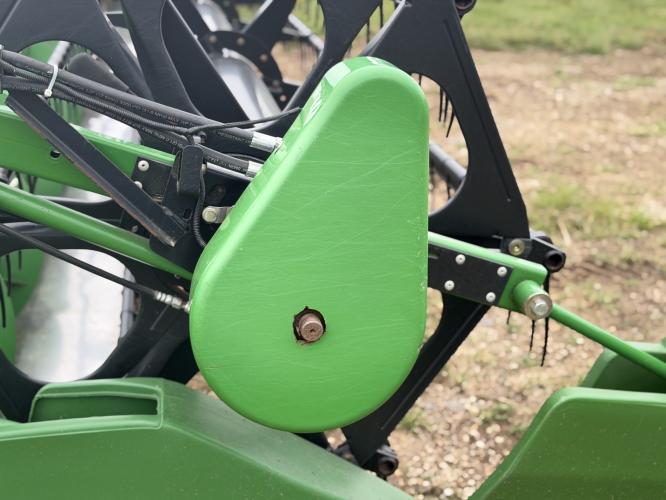 John Deere 635F