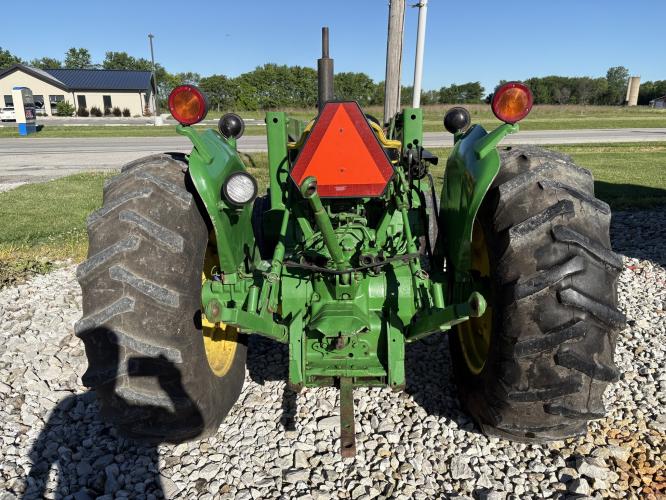 John Deere 2640