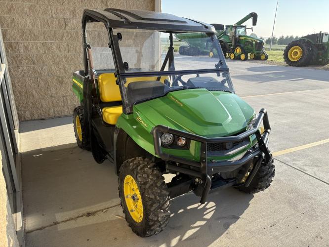 John Deere XUV 590M