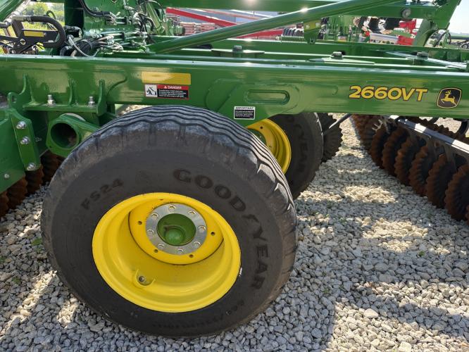John Deere 2660VT