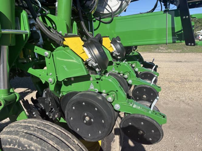 John Deere 1775NT
