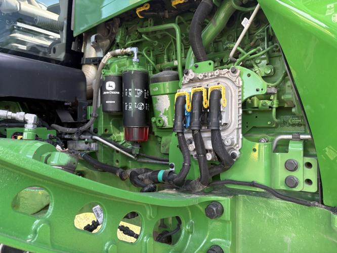 John Deere 412R