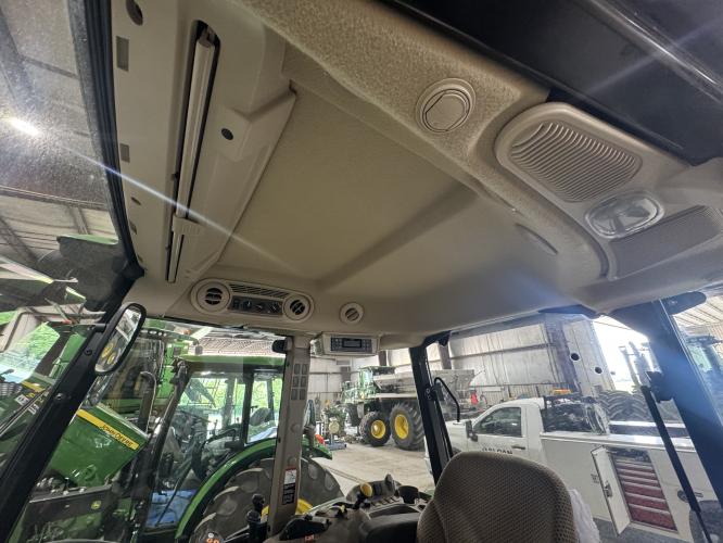 John Deere 5120M