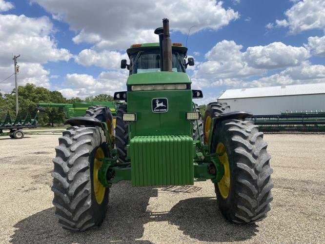 John Deere 4850
