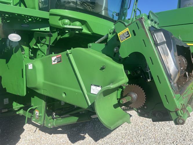 John Deere S660
