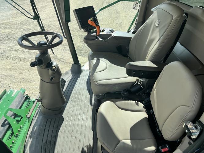John Deere S770
