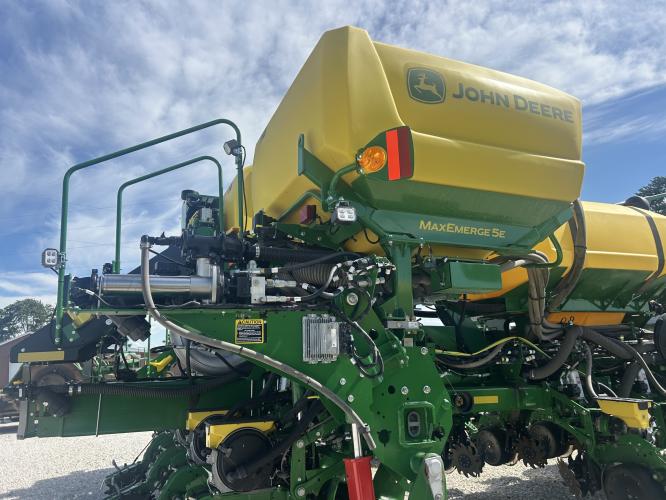 John Deere 1775NT