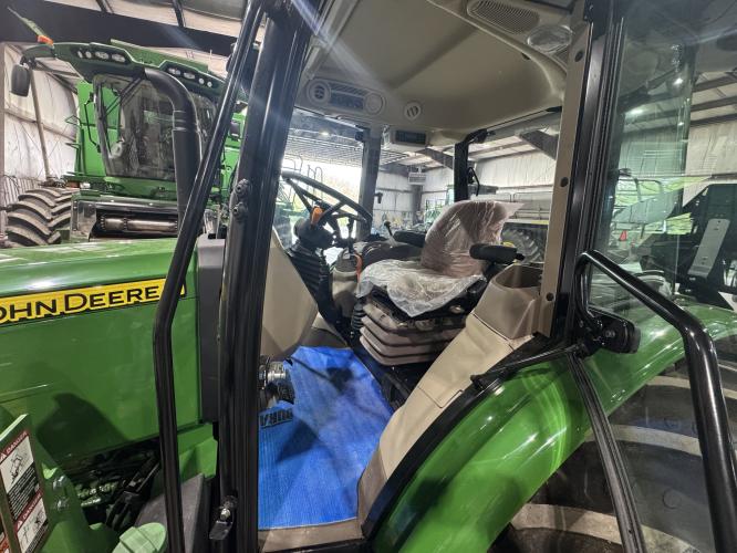 John Deere 5120M