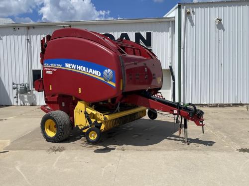 2017 New Holland 560RB