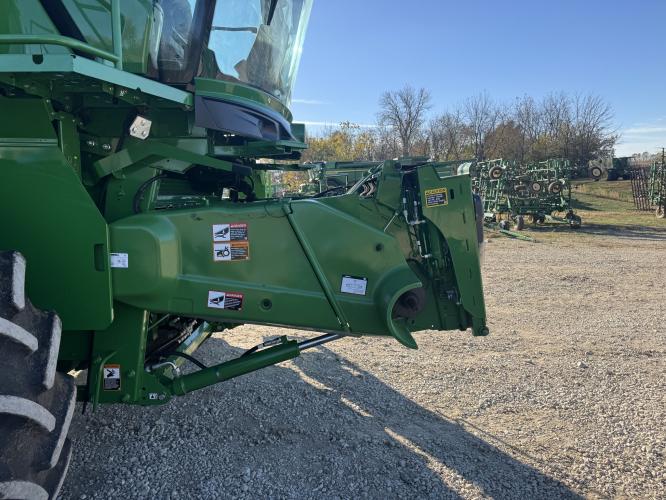 John Deere S7 700