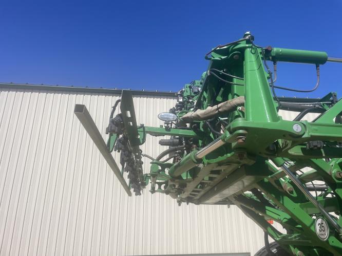 John Deere R4044