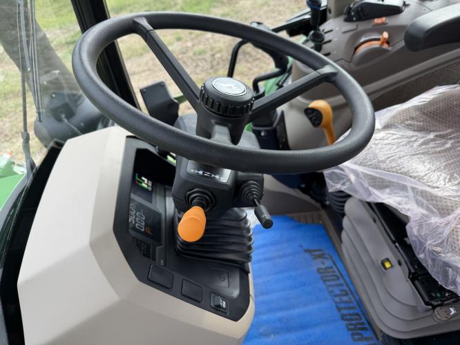 John Deere 5120M