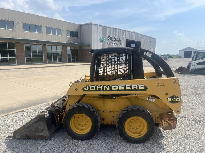 John Deere 240