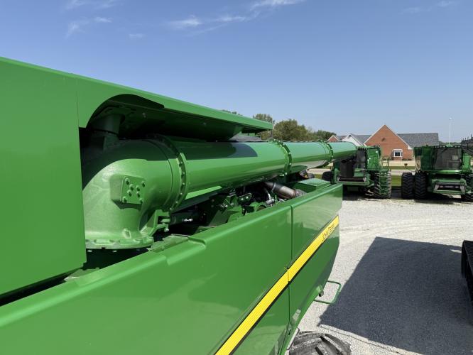 John Deere S780