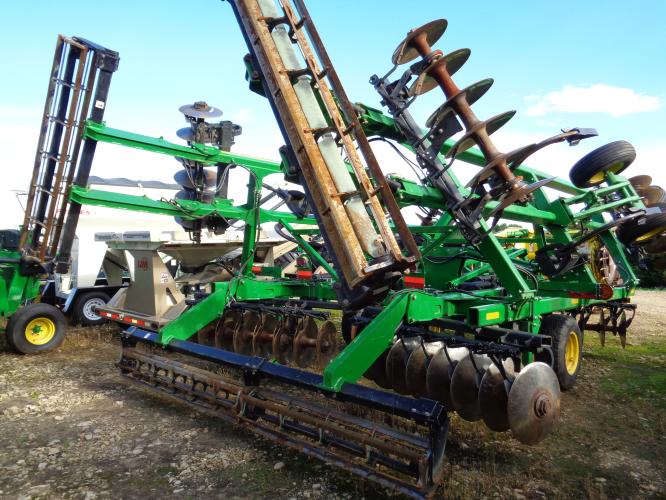 John Deere 2720