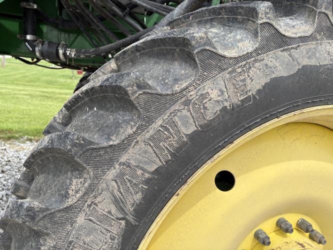 John Deere R4044