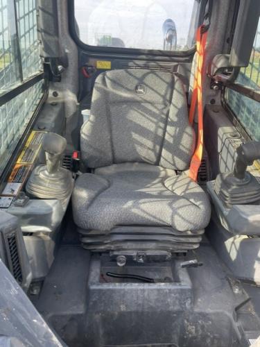 John Deere 325G