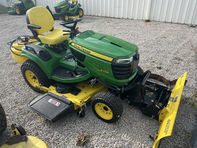 John Deere X739