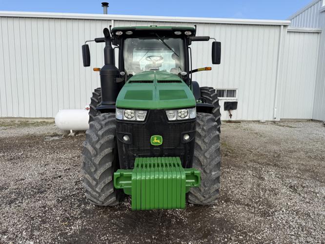 John Deere 8270R