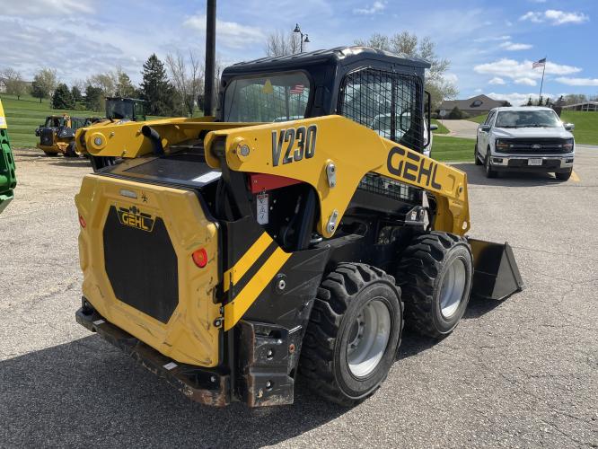 Gehl V230