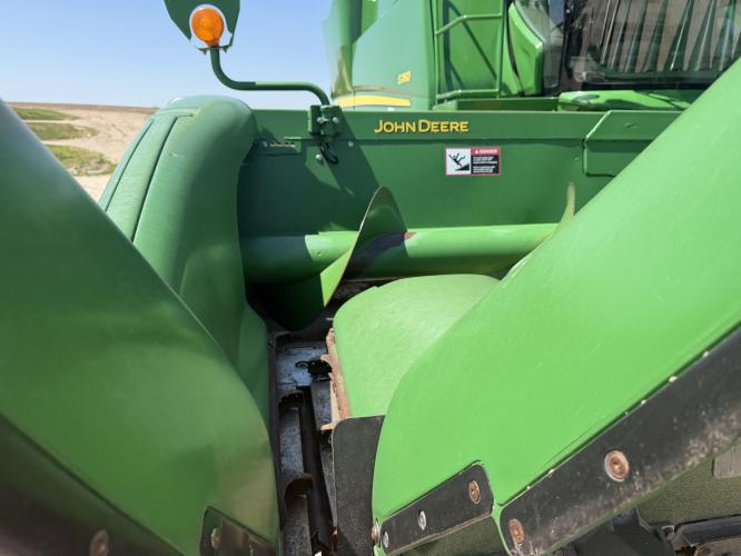 John Deere 608C