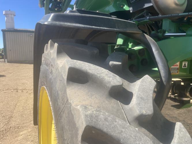 John Deere R4044