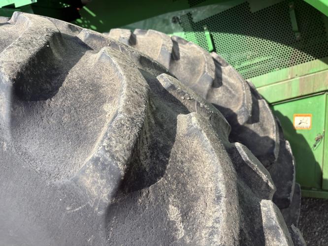 John Deere S660