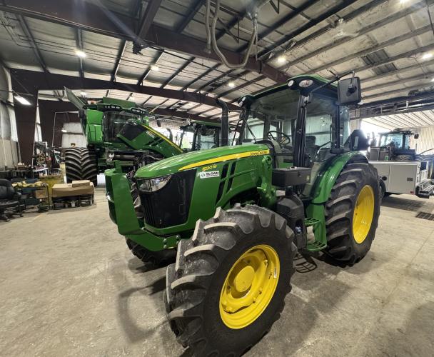 John Deere 5120M