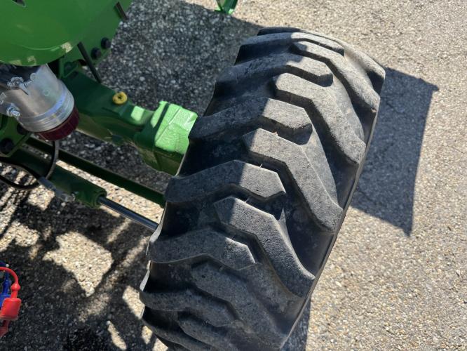 John Deere 4052R