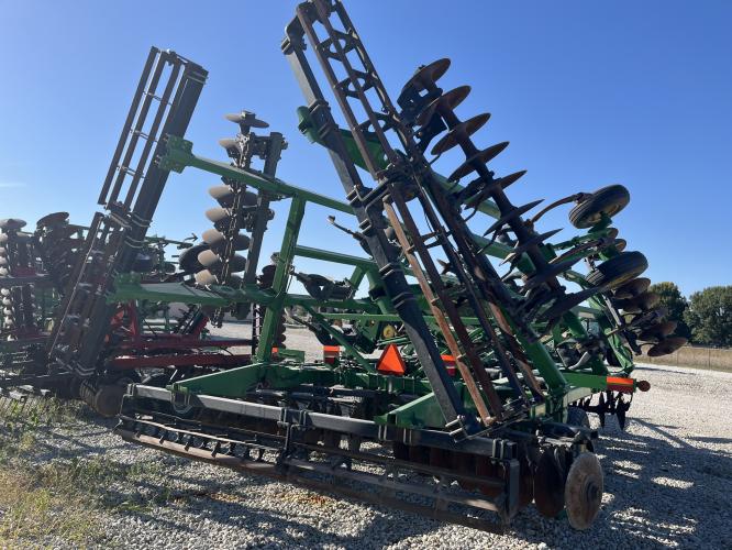 John Deere 2720