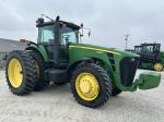 John Deere 8230