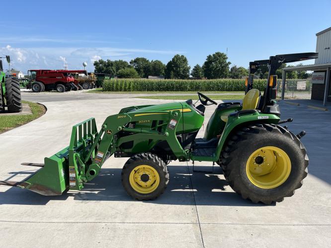 John Deere 3025E
