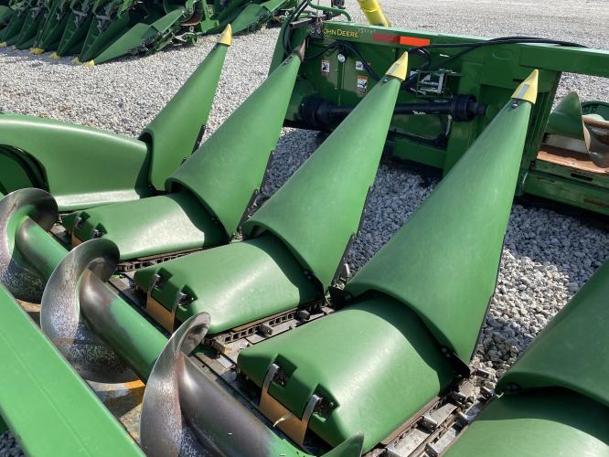 John Deere 608C