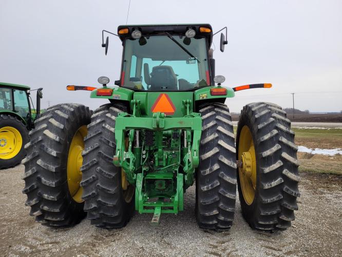 John Deere 8330