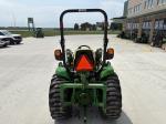 John Deere 3046R