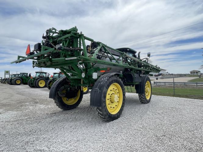 John Deere R4045