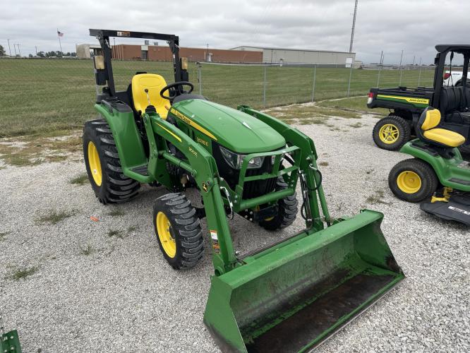 John Deere 3038E