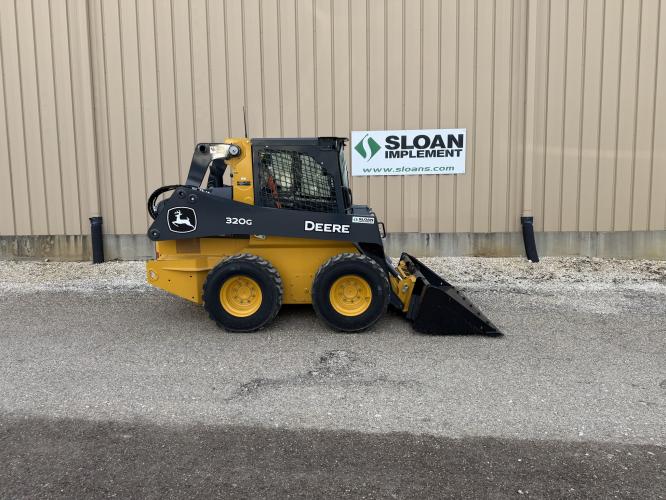 John Deere 320G
